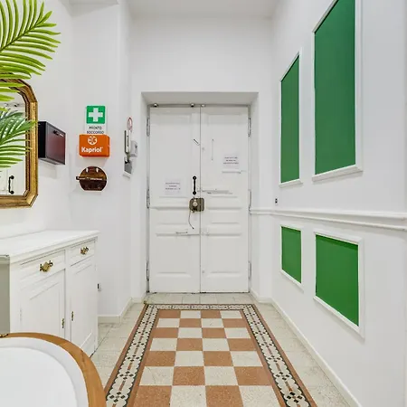 Clodio Luxury Apartman *